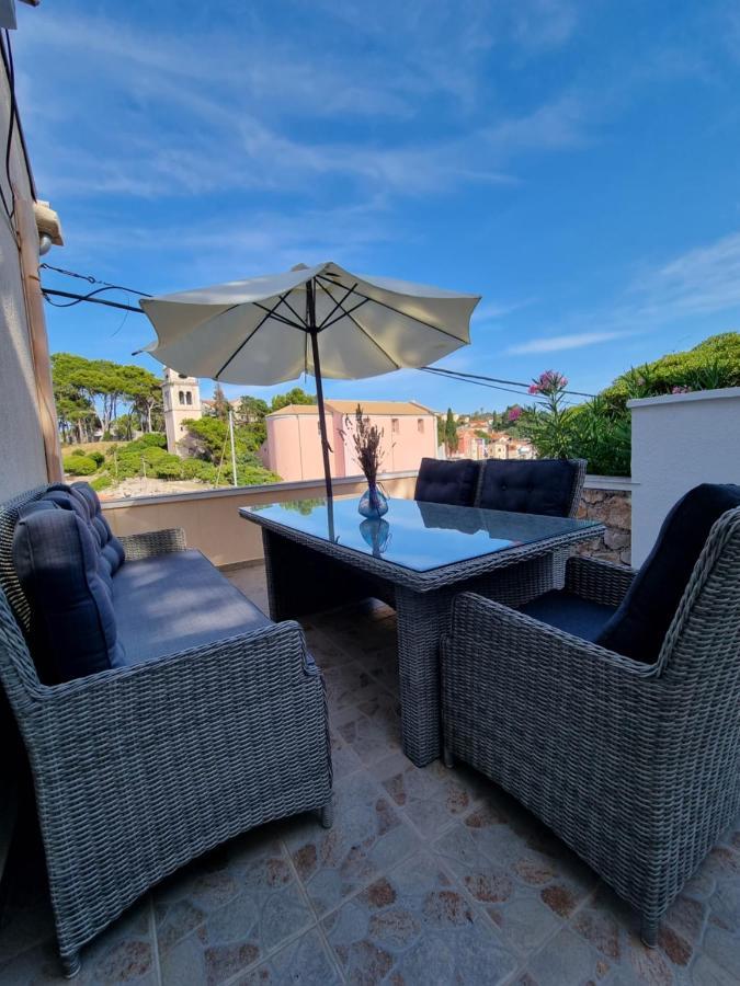וולי לוסיניי Narcis Central Apartment With Sea & City Views מראה חיצוני תמונה